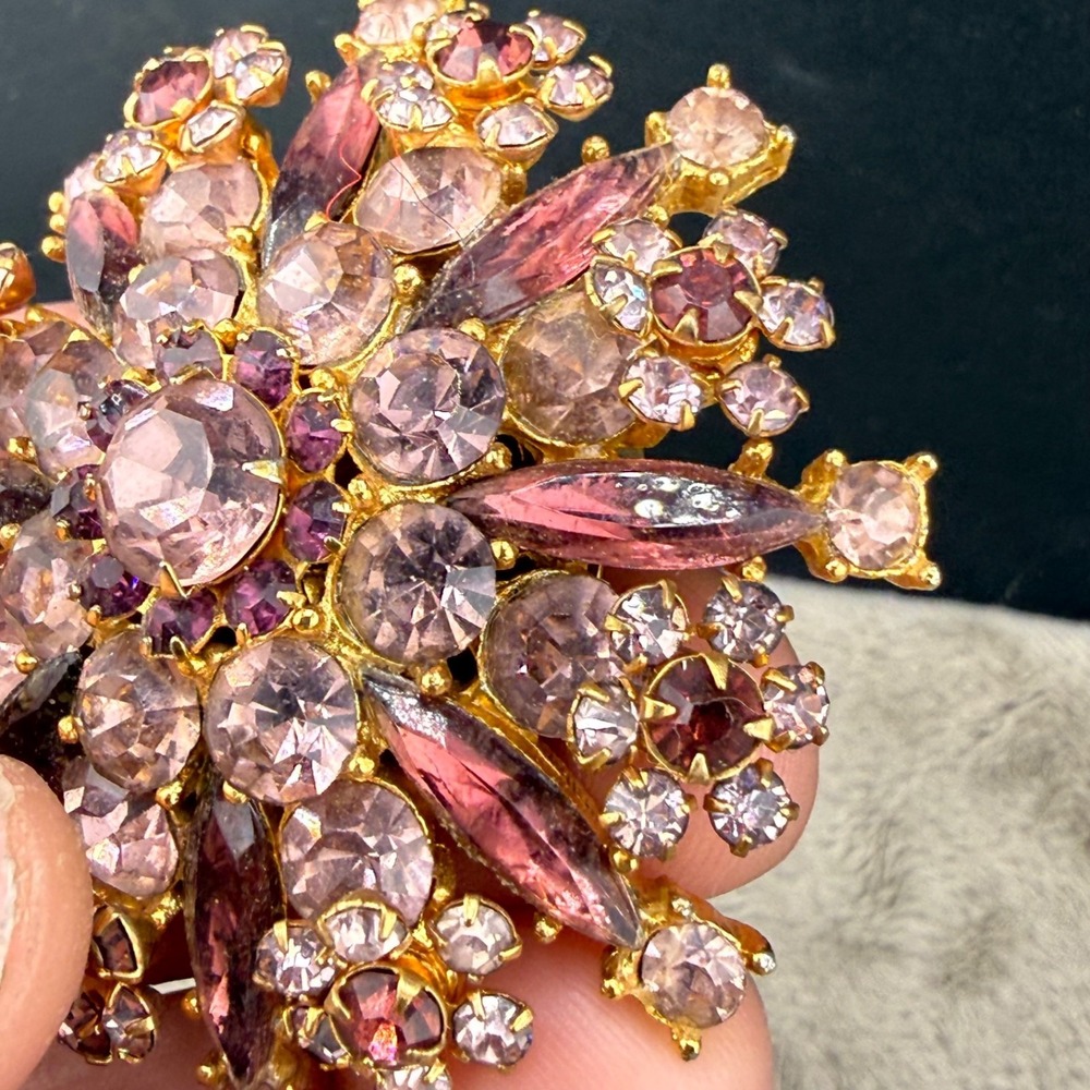 Vintage Rhinestone Brooch Purple Gold Tone Sparkle - Picture 8 of 12